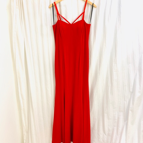 City Triangles stunning red prom dress - size 11 - Picture 6 of 9